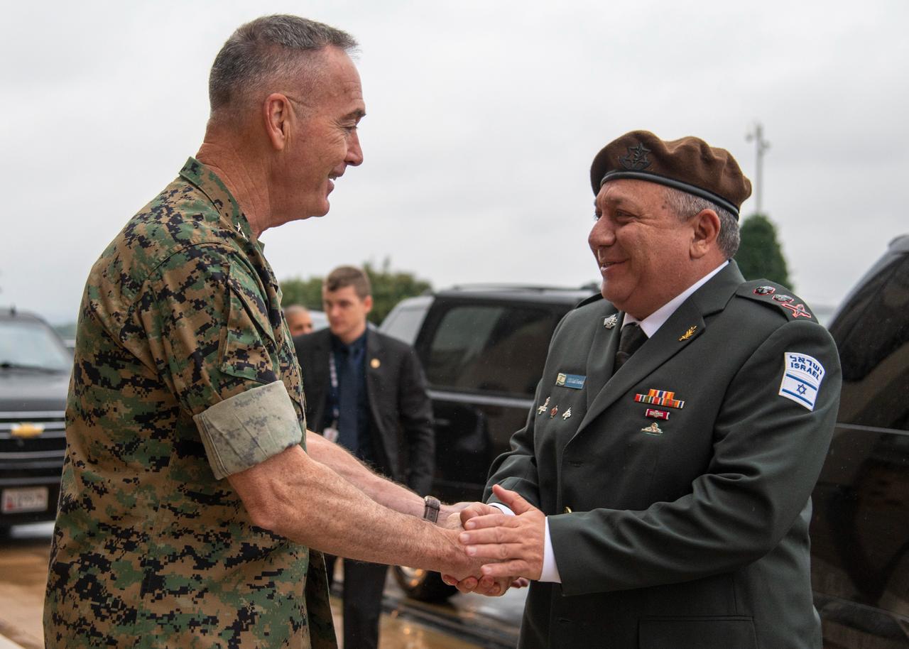 Chairman of the Joint Chiefs of Staff Gen. Joe Dunford greets his Israeli counterpart, Chief of the Israeli General Staff Lt. Gen. Gadi Eisenkot, ahead of a meeting in the Pentagon, Oct. 15, 2018. (Photo via US Navy)