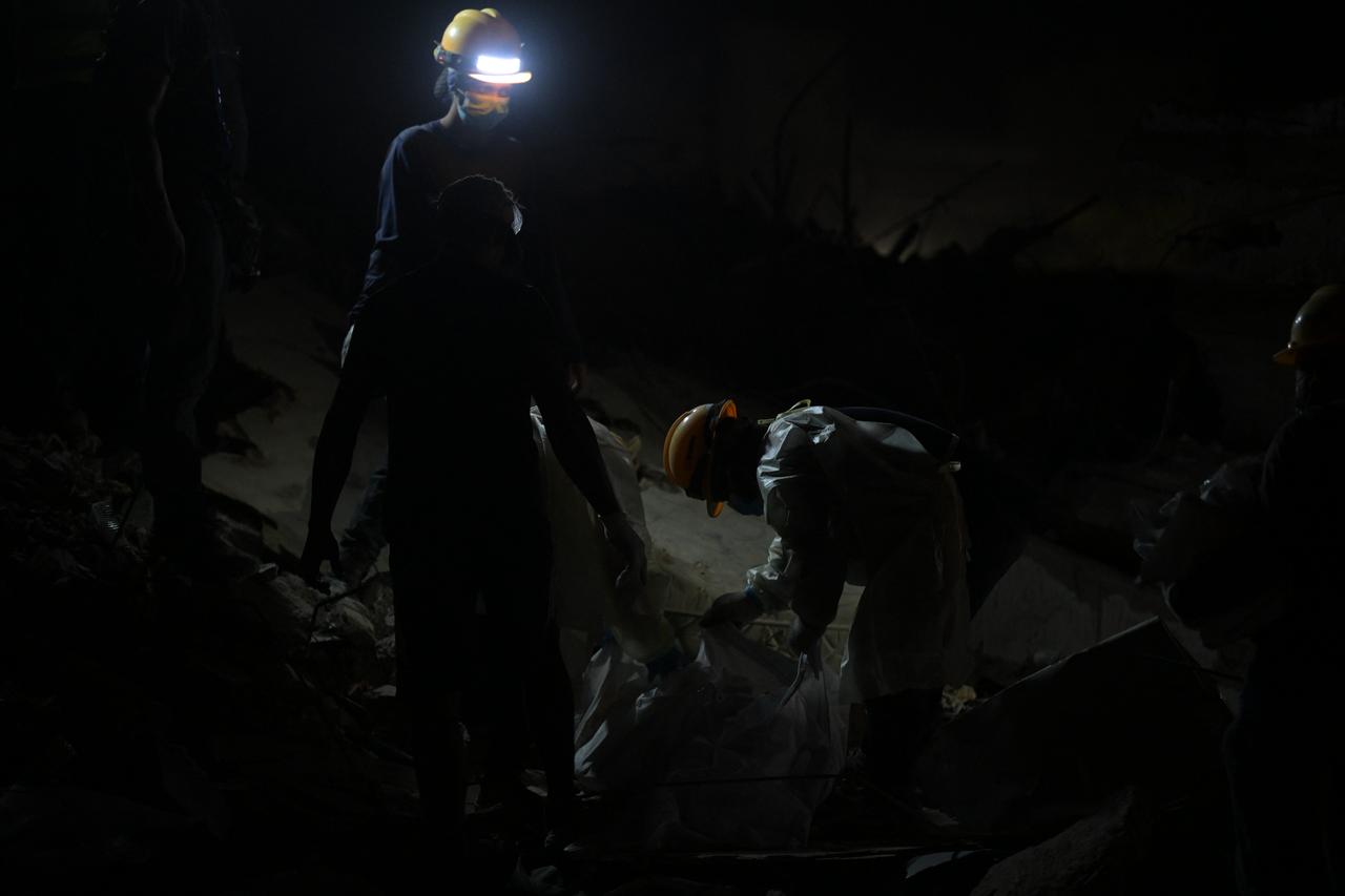 Venezuela earthquake death toll passes 4,300 as missing numbers remain unclear