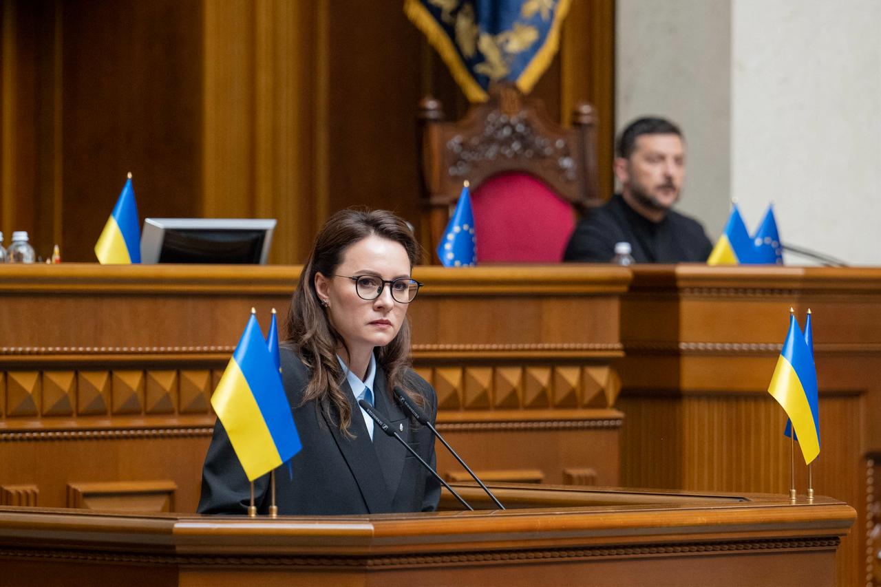 Zelenskyy announces Ukraine government reshuffle, proposes replacing PM