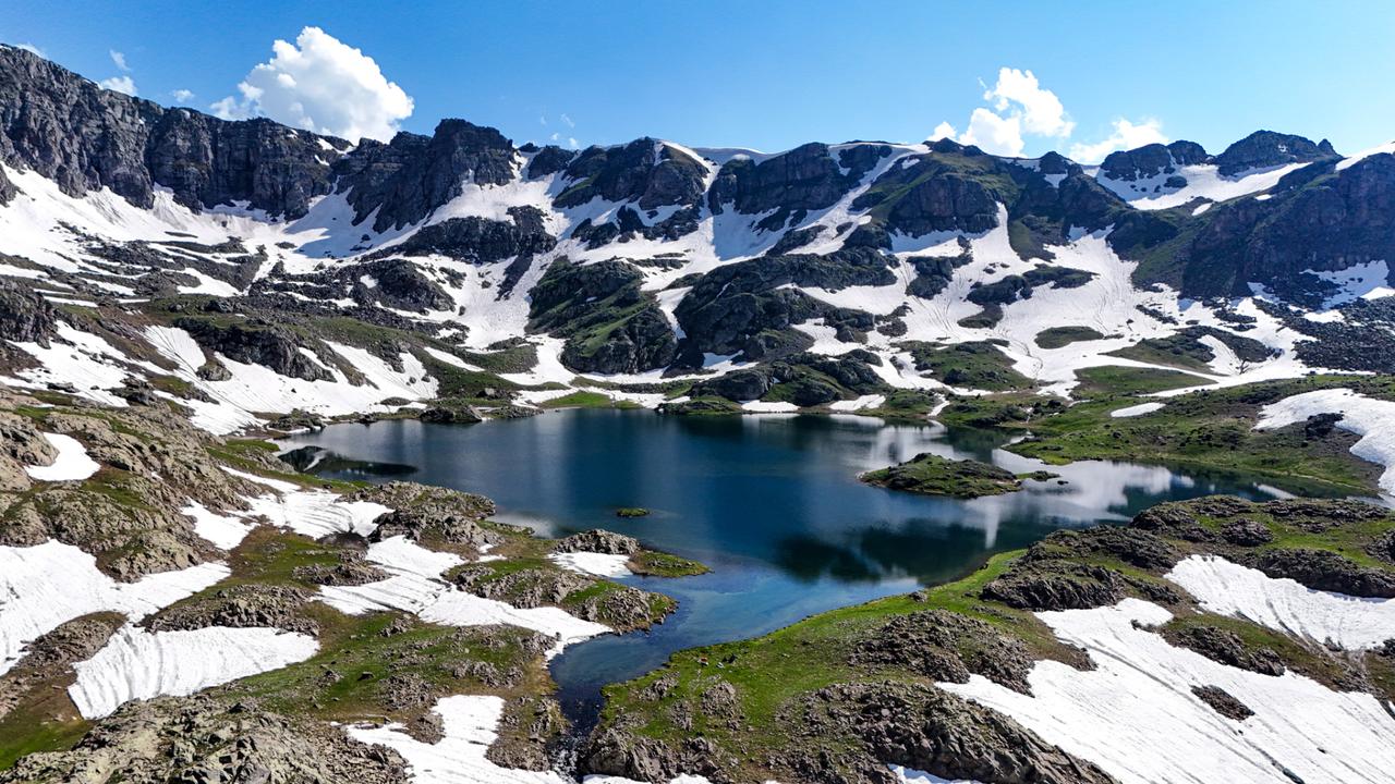 Paradise at 3,200 meters: Erzurum's July snow-capped Yedigoller 