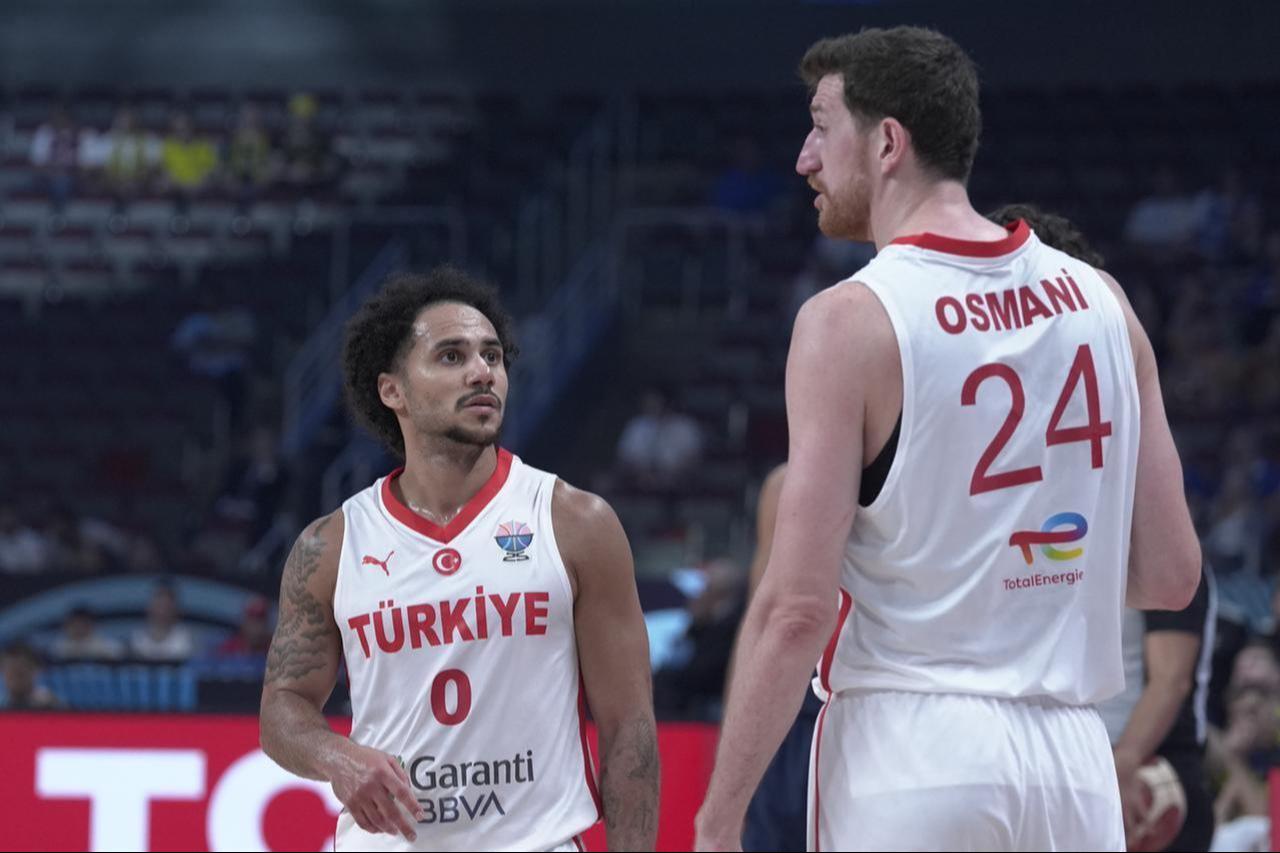 Shane Larkin (0) of Turkiye gestures during the FIBA EuroBasket 2025 round of 16 match between Turkiye and Sweden at the Olympic Sports Center, Riga, Latvia, September 6, 2025. (AA Photo)