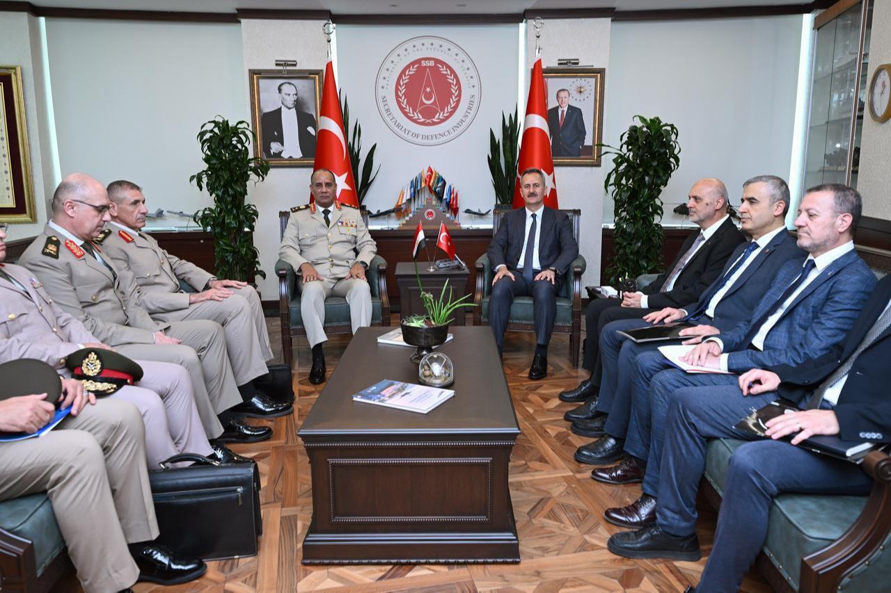 Egyptian Defense and Military Production Minister Lt. Gen. Ashraf Salem Zaher (L) and his delegation with Turkish Defense Industries Secretary Haluk Gorgun (R) in Ankara, July 13, 2026. (AA Photo)