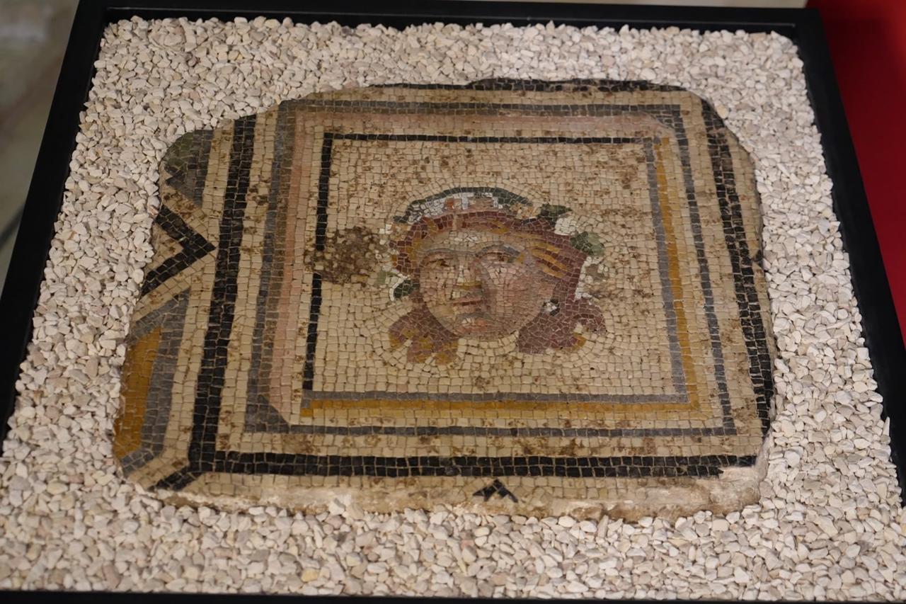 US returns 13th panel of Zeugma's 'Gypsy Girl' mosaic to Türkiye