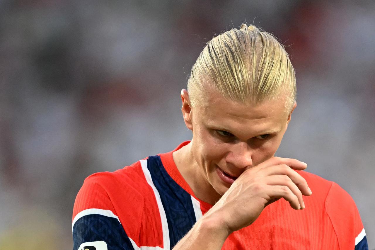 Norway's forward #09 Erling Braut Haaland reacts after losing the 2026 World Cup football tournament quarter-final match between Norway and England at Miami Stadium in Miami Gardens, July 11, 2026. (AFP Photo)