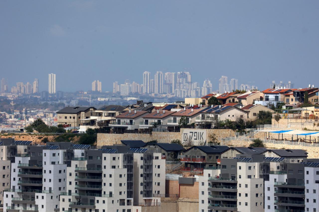 Israel signs $2.3B deal for 12,000 West Bank settlement homes