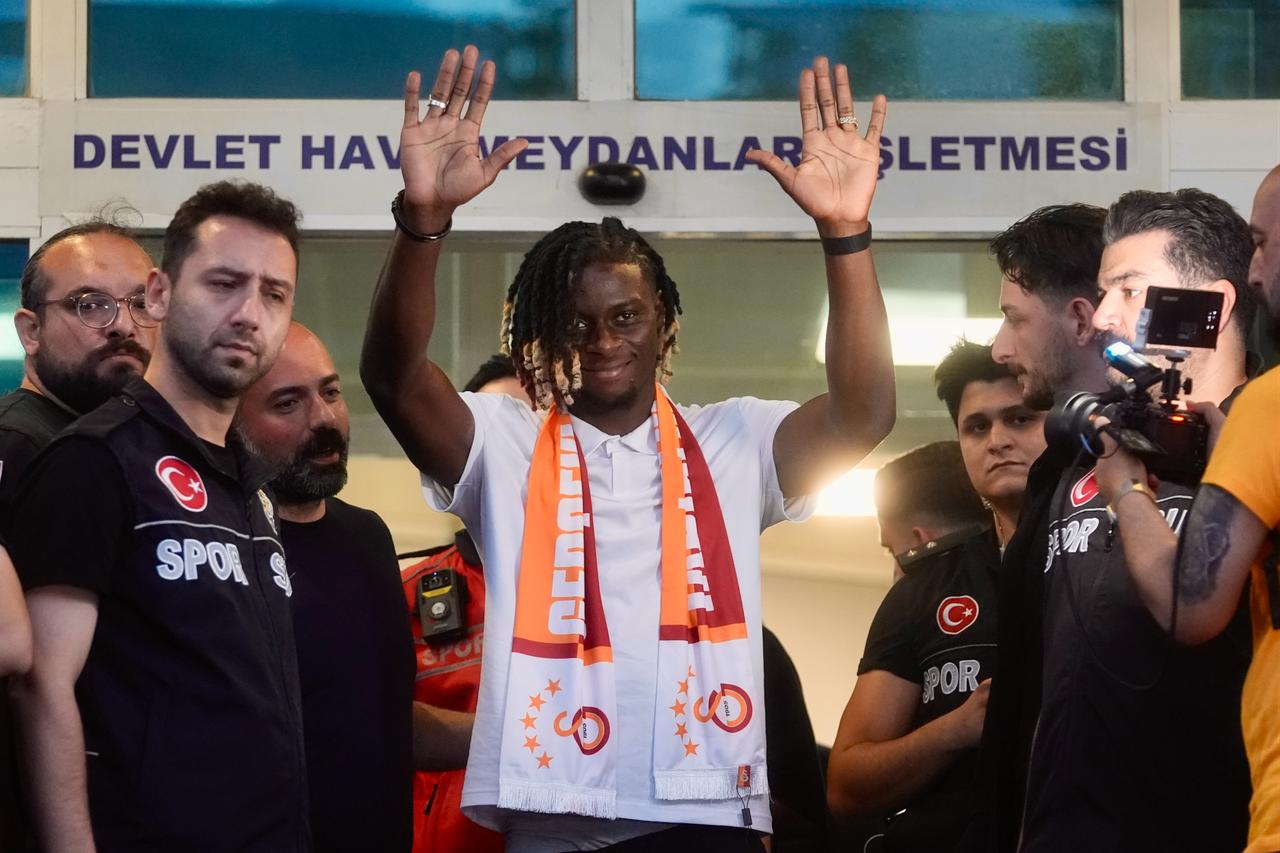 Lesley Ugochukwu arrives in Istanbul as Galatasaray transfer talks move ahead