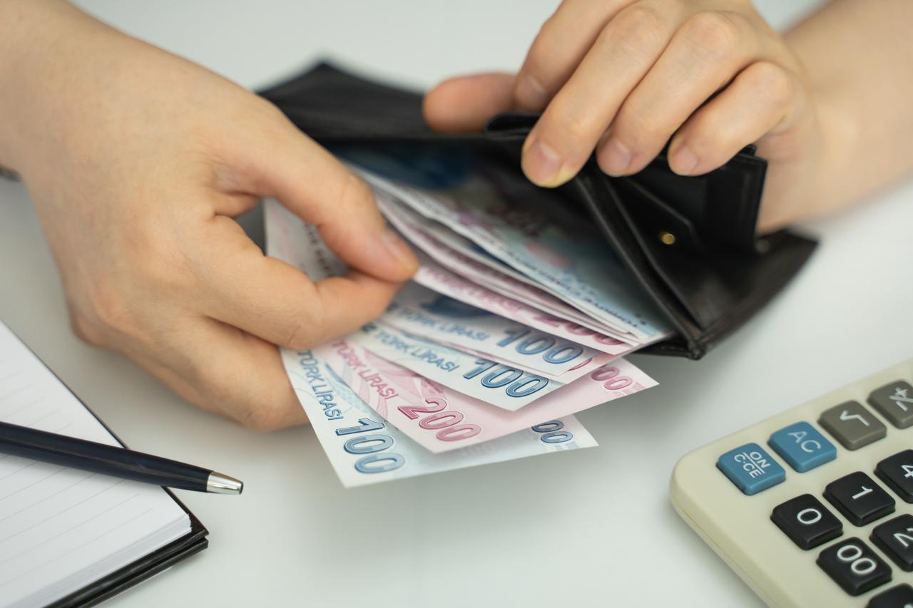 Türkiye ranks 2nd in annual wage growth in OECD, but also tops inflation