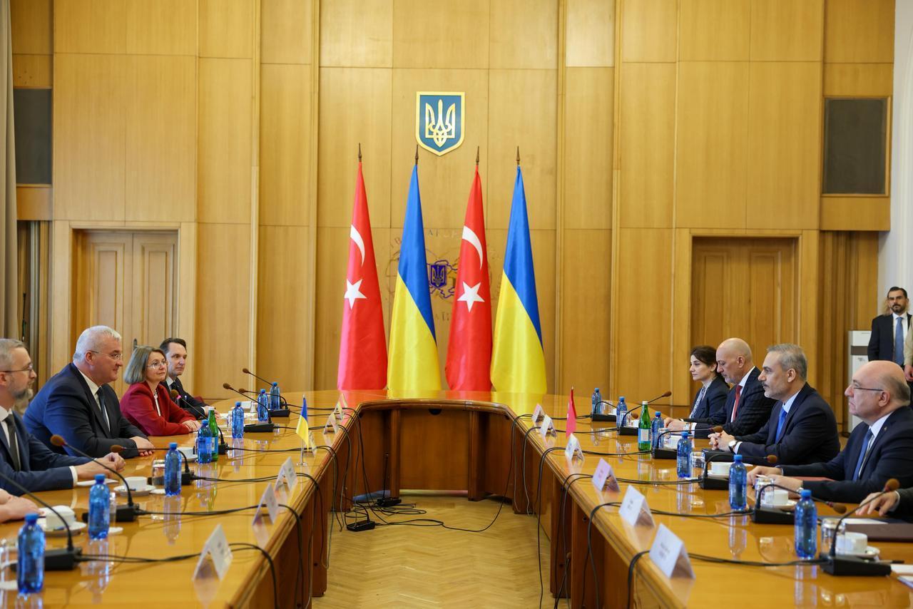 Turkish Foreign Minister Hakan Fidan (2nd R) and Ukrainian Foreign Minister Andriy Sybiha (2nd L) hold an inter-delegation meeting in Kyiv, Ukraine, May 30, 2025. (Photo via Turkish Foreign Ministry/HO)