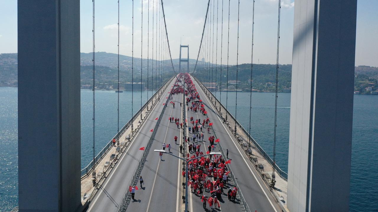 Istanbul’s July 15 Martyrs Bridge welcomes commemorative march