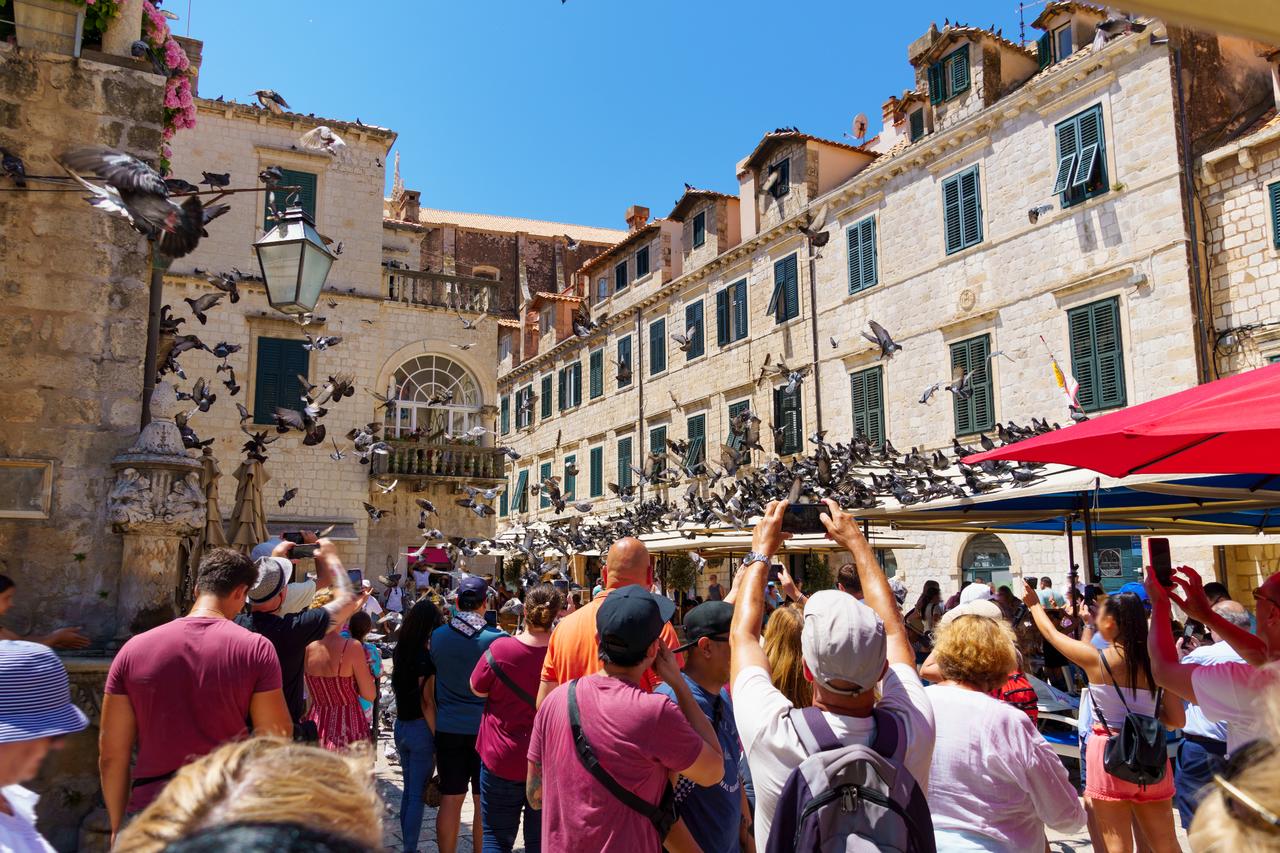Makarska becomes first Croatian town to ban late-night retail alcohol sales