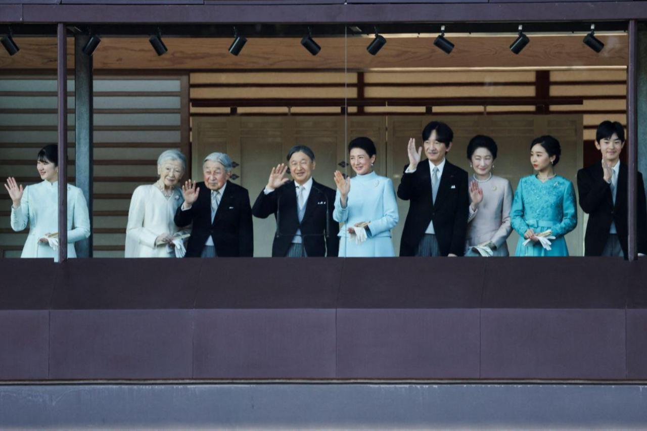 Japan weighs bill to sustain imperial family as male heirs dwindle Image