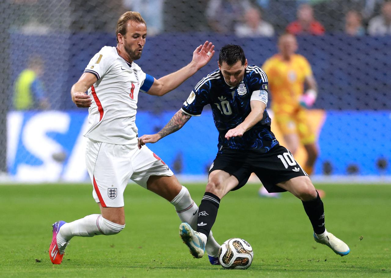 Lionel Messi #10 of Argentina controls the ball against Harry Kane #9 of England during the FIFA World Cup 2026 Semi Final match between England and Argentina in Georgia, US, July 15, 2026 (AFP Photo)