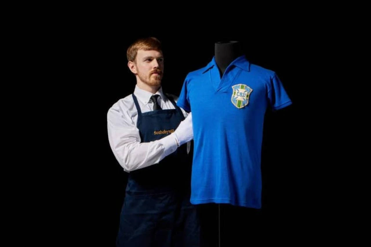 Pele's 1958 World Cup jersey sells for $4.9M at auction