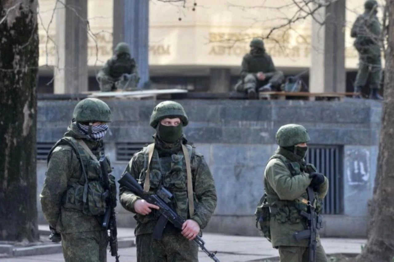 Russian troops survive 20 to 30 minutes on Ukraine battlefield, CIA director says Image