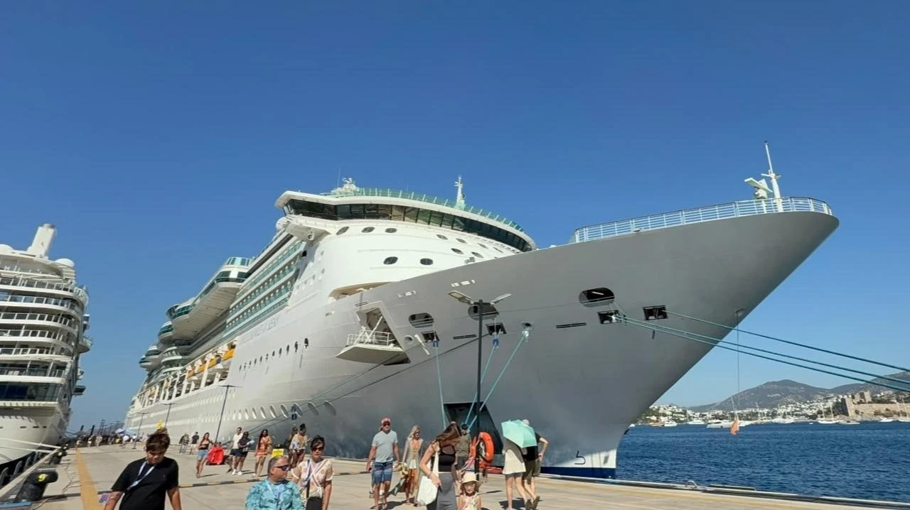 Tourists disembark from the cruise ship Silver Nova after arriving at the port of Bodrum in Mugla, Türkiye, on July 17, 2026. (AA Photo)