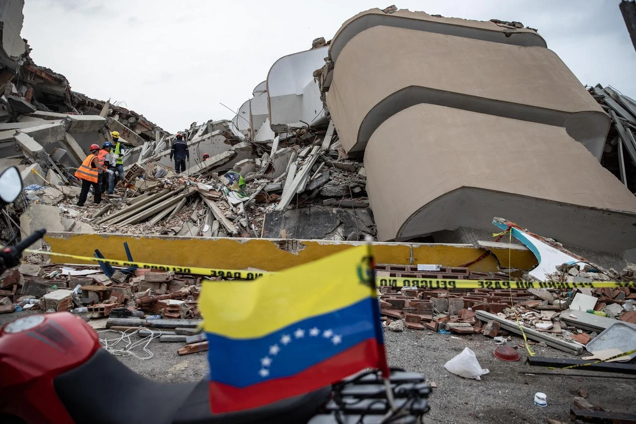 Search and rescue operations continue at Caravellada and Cariba in La Guaira, Venezuela, July 10, 2026. (AA Photo)