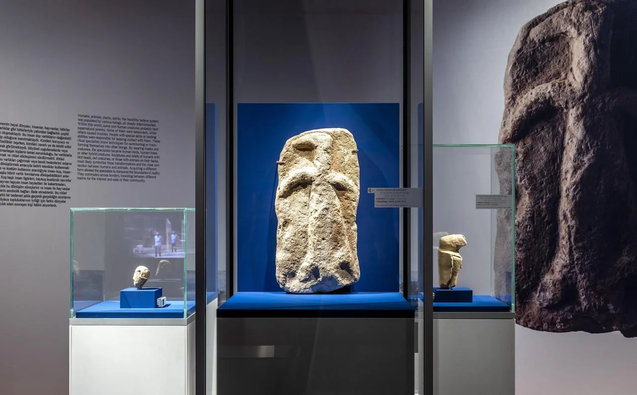 Neolithic sculptures and reliefs are displayed at the “Built Community” exhibition at the James Simon Galerie in Berlin, Germany. (Photo by David von Becker, courtesy of Staatliche Museen zu Berlin, Vorderasiatisches Museum)