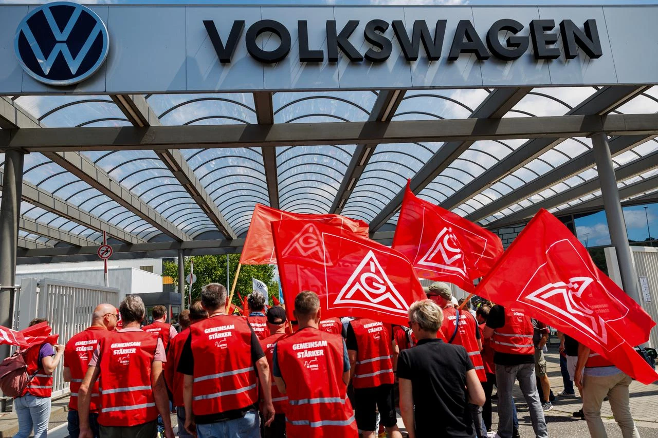 Why Berlin cannot solve Volkswagen crisis
