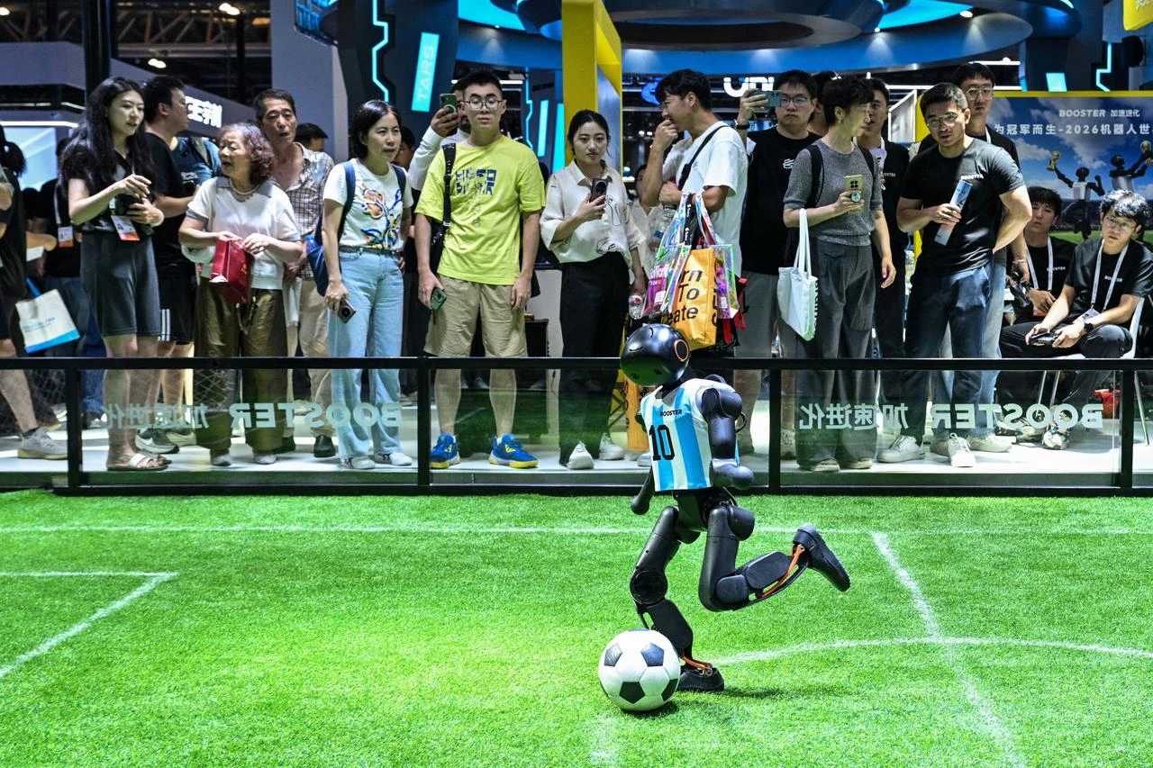 AI-agent smartphones race starts in Shanghai 