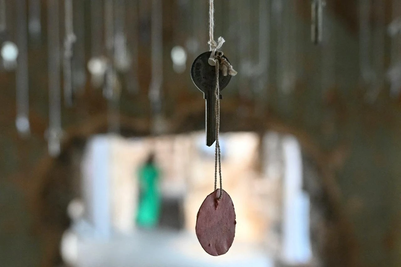Hanging keys symbolize destroyed Lebanon homes at the "Hkeeli ya Jnoub" exhibition