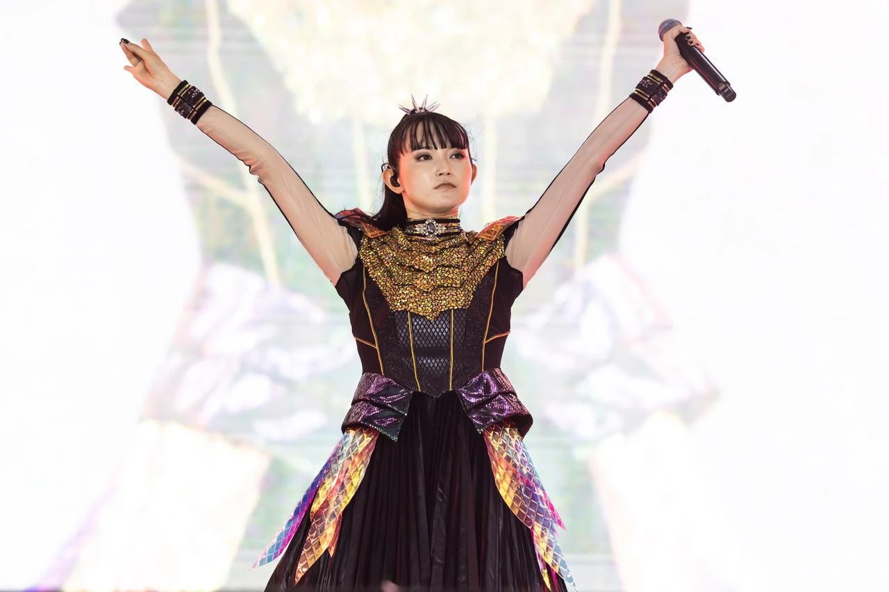 Babymetal lead vocalist Suzuka Nakamoto, known on stage as Su-Metal, greets fans during the Japanese metal group’s first concert in Istanbul, Türkiye. (AA Photo)