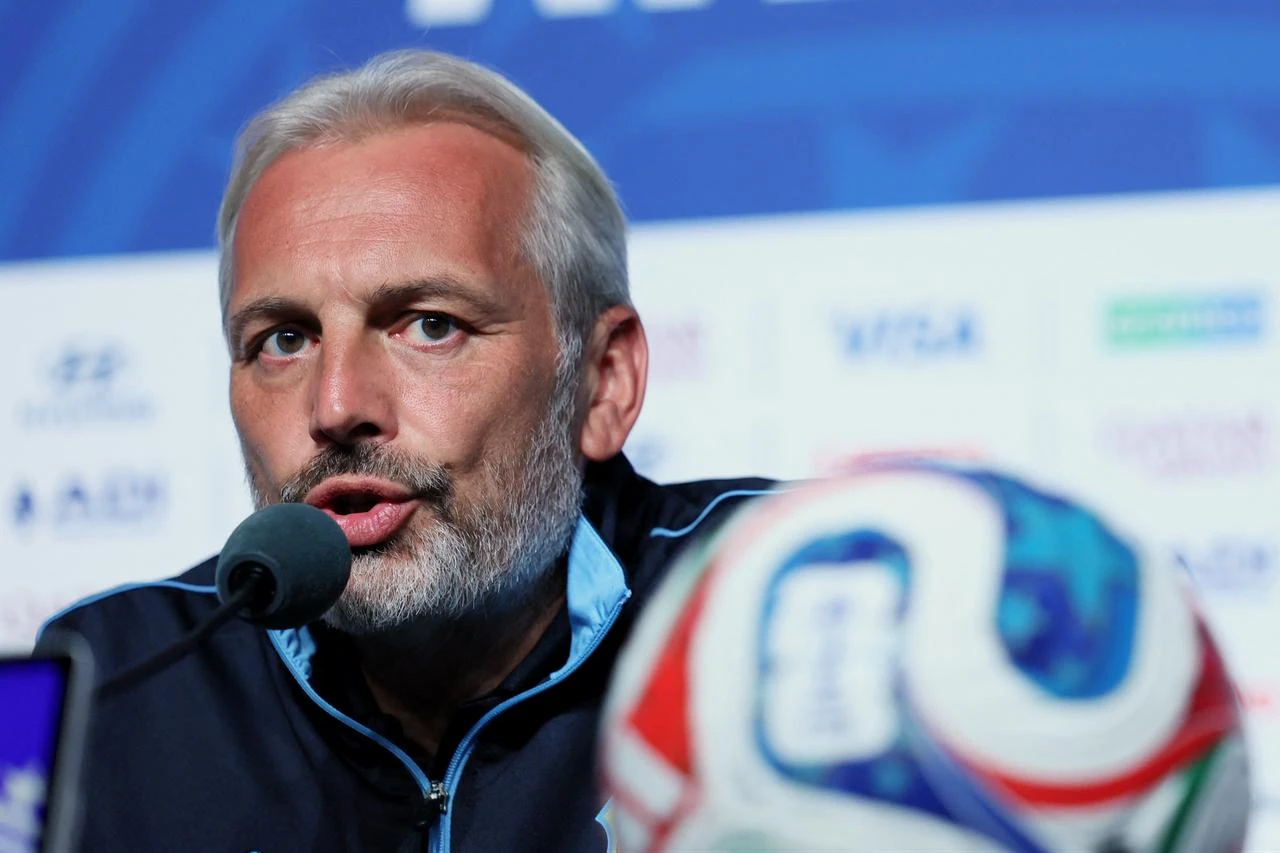 DR Congo coach learns of father’s death during live World Cup press conference