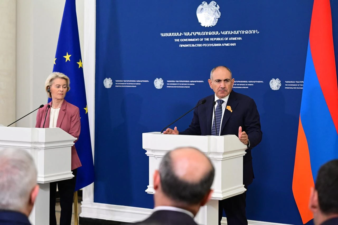 Armenian Prime Minister Nikol Pashinyan and European Commission President Ursula von der Leyen hold a joint press conference following their talks in Yerevan on July 2, 2026. (AFP Photo)