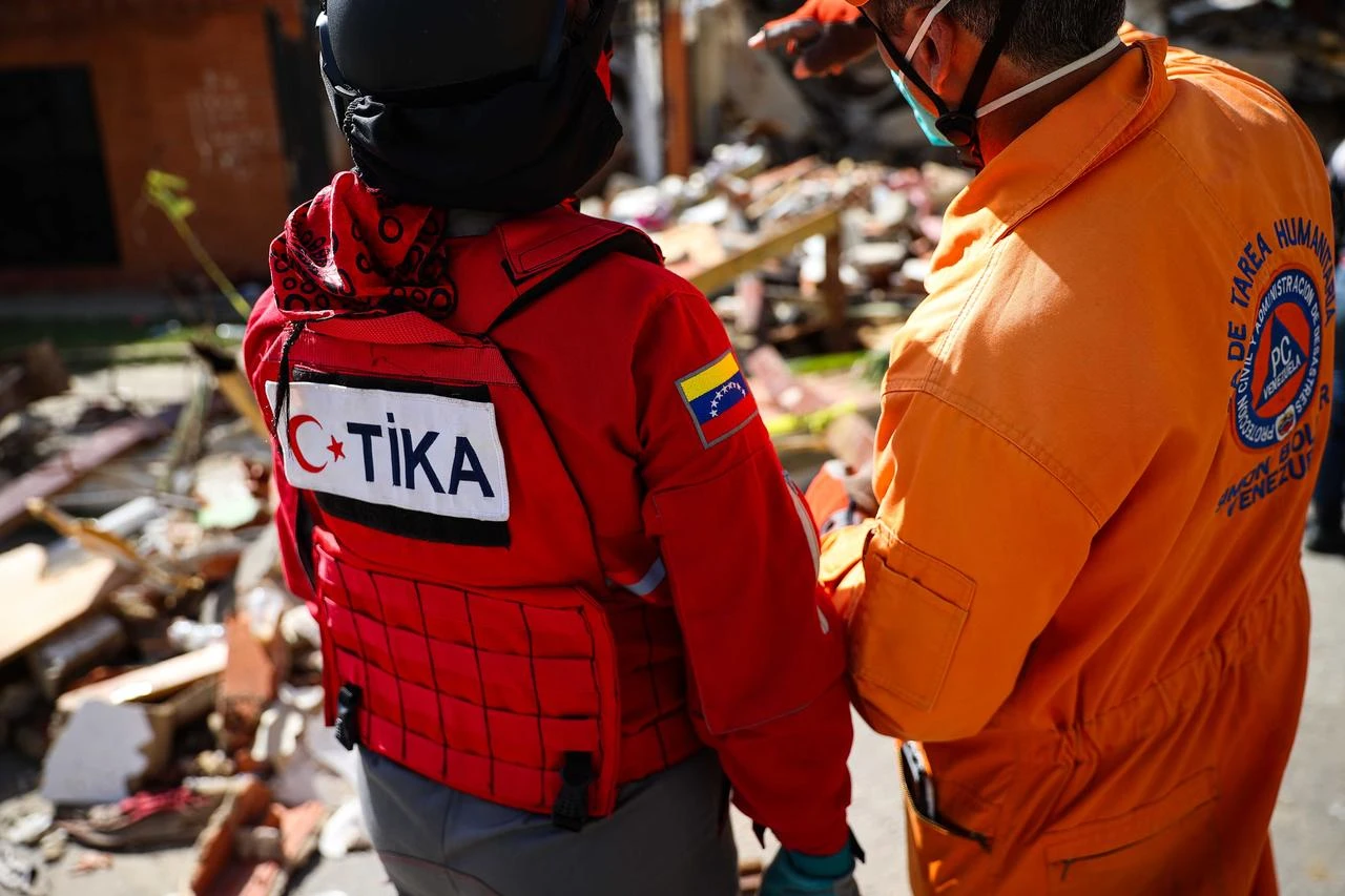 The K9 (Canine) Training and Disaster Response Unit, equipped by Turkiye, continues to assist with search and rescue efforts following the recent earthquakes in Venezuela, July 1, 2026. (AA Photo)