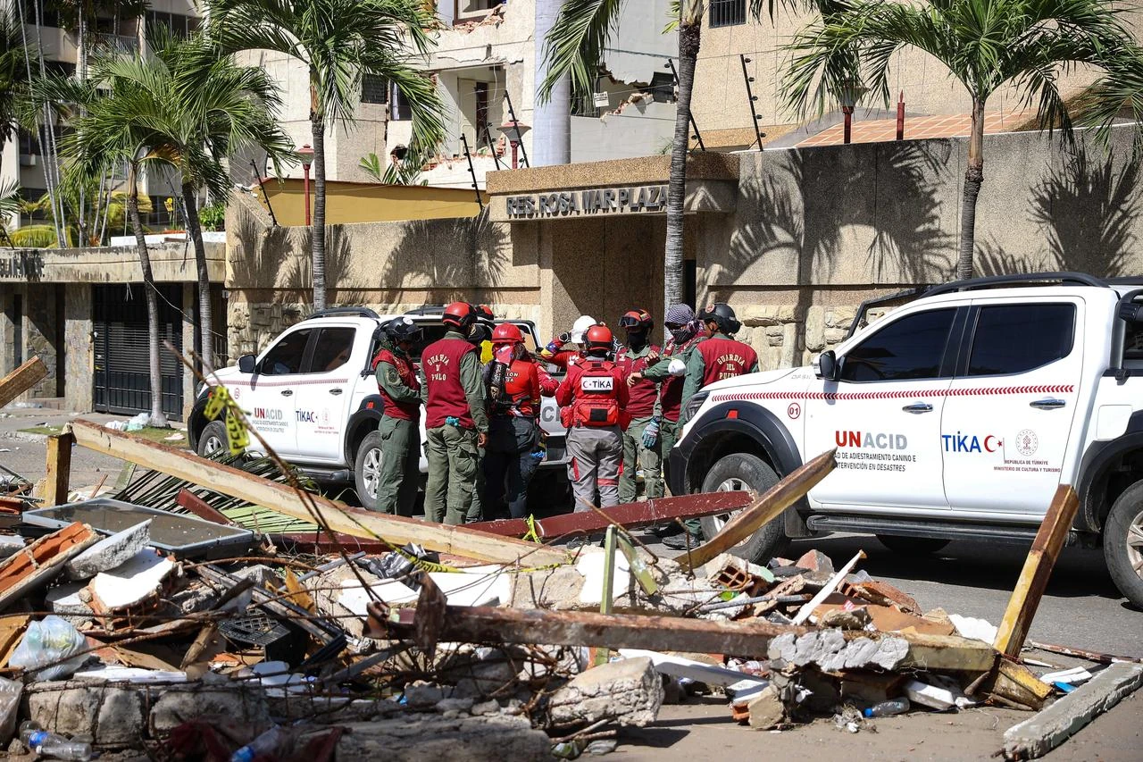 The K9 (Canine) Training and Disaster Response Unit, equipped by Turkiye, continues to assist with search and rescue efforts following the recent earthquakes in Venezuela, July 1, 2026. (AA Photo)