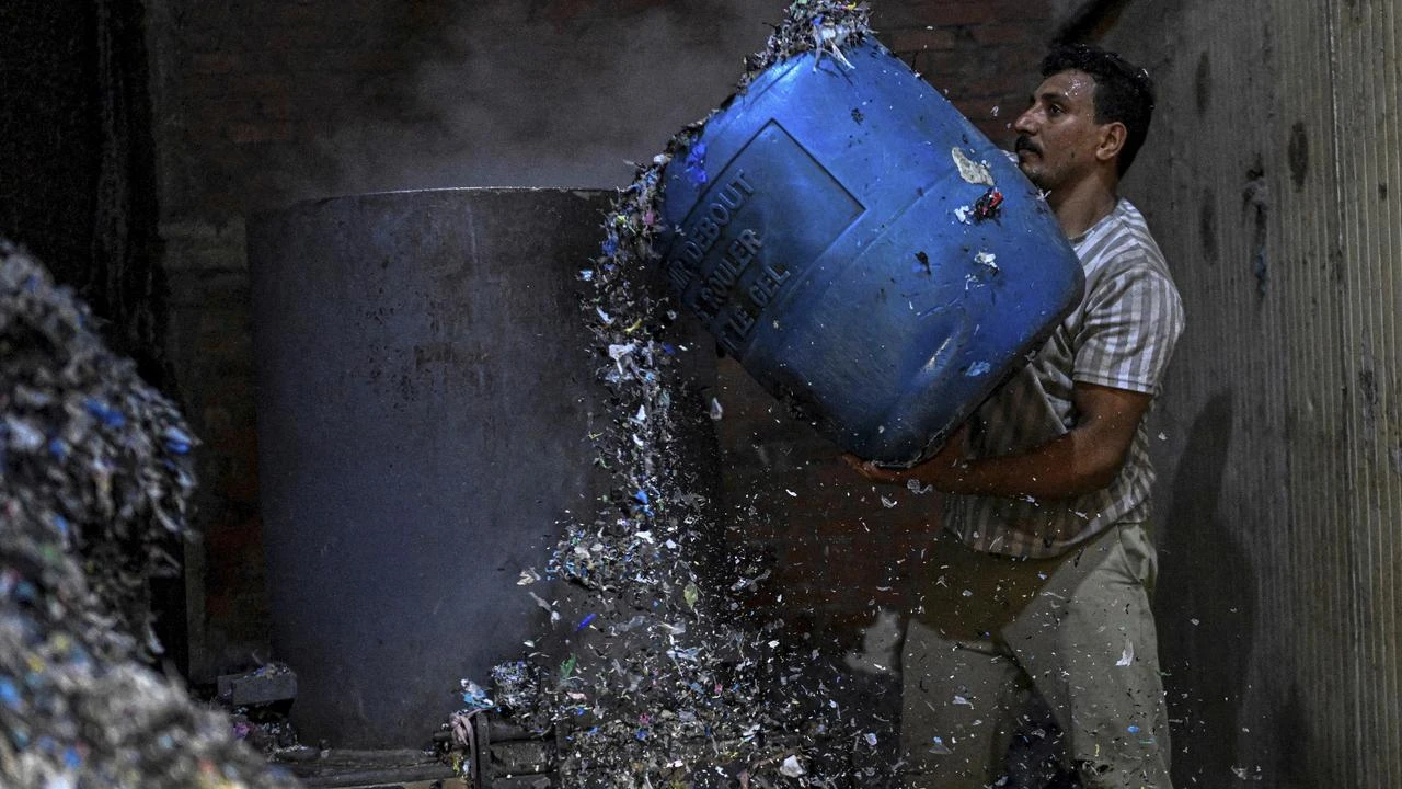 Egypt's recyclers thrive as Iran war hits plastic imports