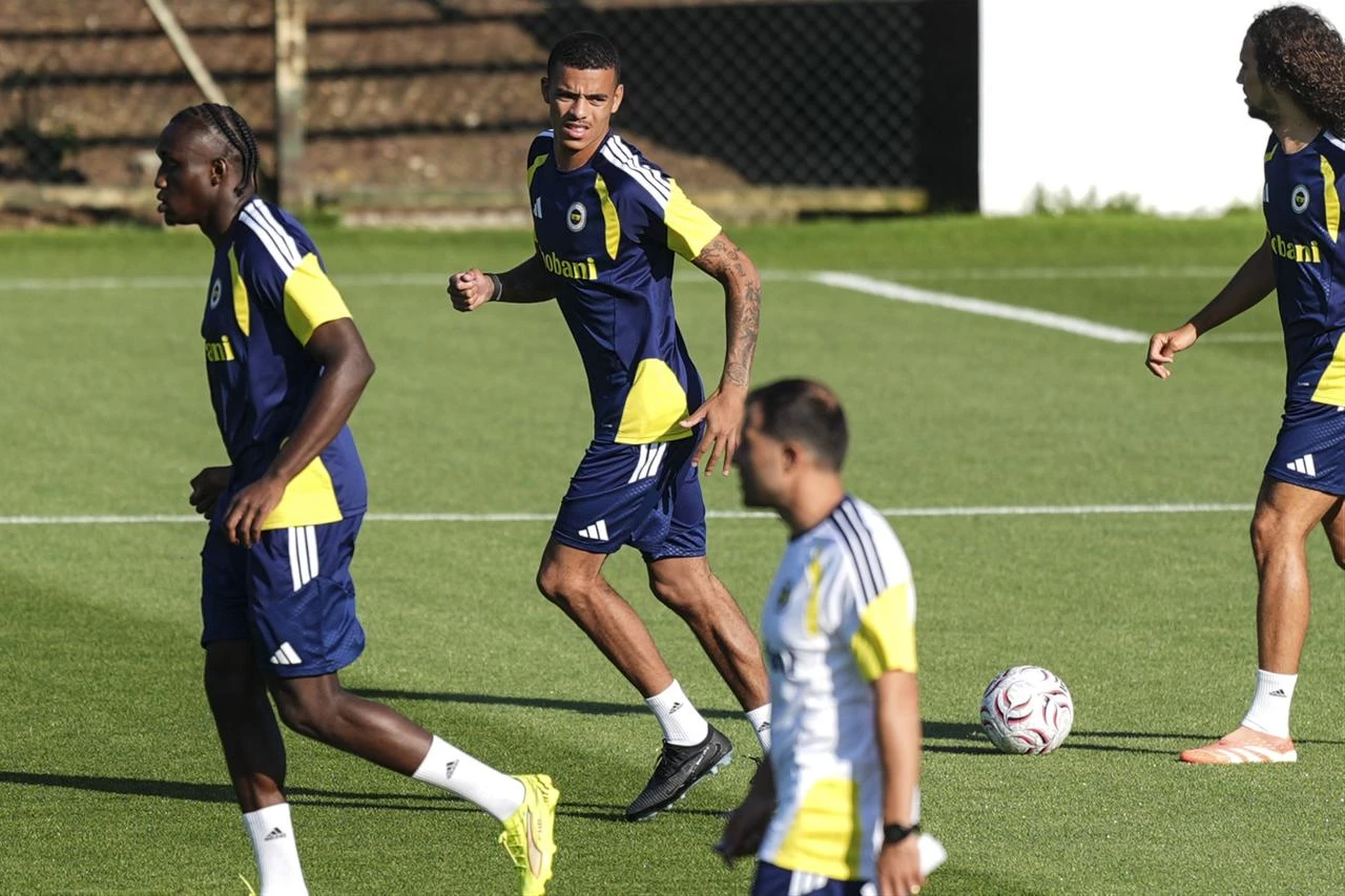Fenerbahce’s new signing Mason Greenwood trains with his teammates at the Can Bartu Training Facilities ahead of the UEFA Champions League qualifier against Gornik Zabrze, Istanbul, Türkiye, July 20, 2026. (AA Photo)