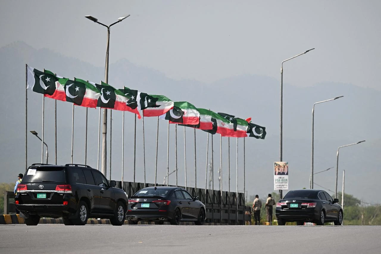 Iranian envoy meets mediators in Pakistan as US-Iran clashes hit 10th day