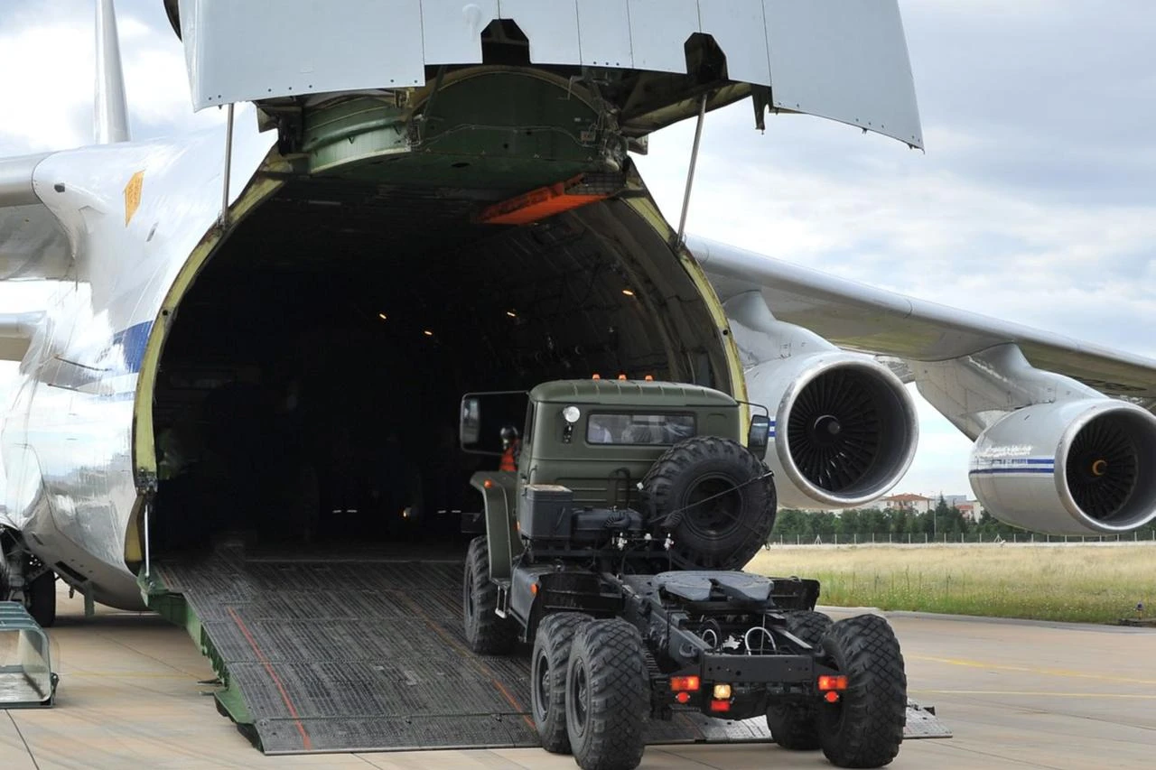 Türkiye in talks with third countries on S-400: Defense Minister