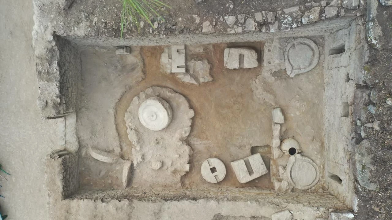 An aerial view shows the remains of the ancient olive oil workshop uncovered along the southwestern street of Syedra Ancient City in Antalya, Türkiye. (Photo via Ministry of Culture and Tourism)