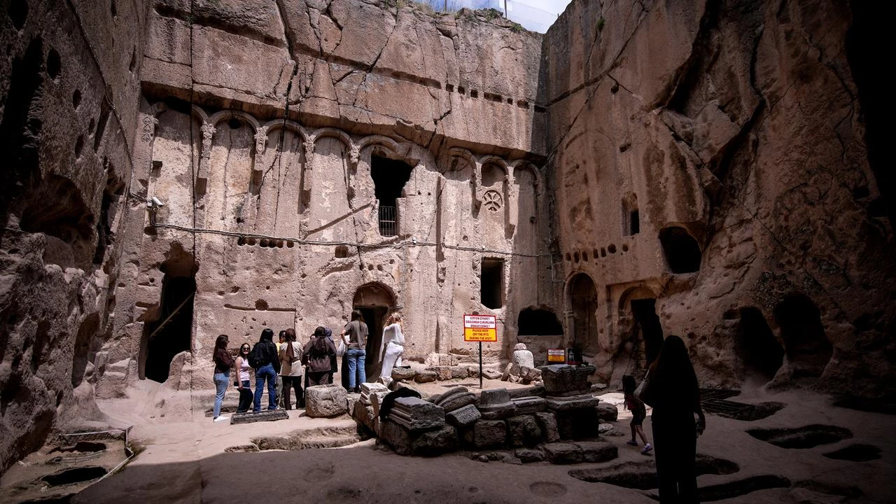 Centuries-old murals adorn Türkiye’s Gumusler Monastery