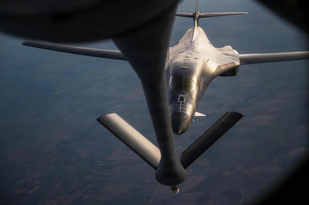 A B-1 Lancer assigned to the 7th Bomb Wing lines up with a KC-135 Stratotanker assigned to the 22nd Air Refueling Wing over Texas, July 21, 2026. (Photo via U.S. Air Force)