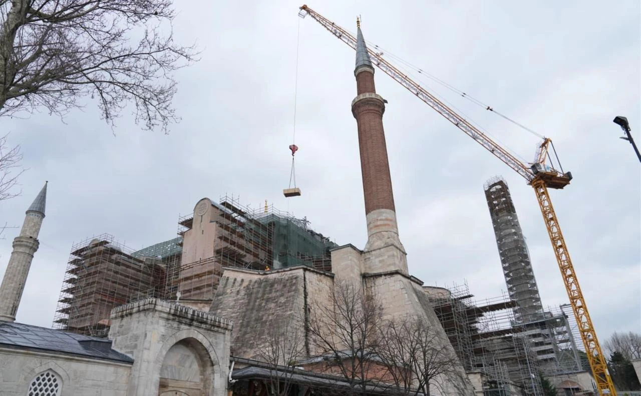 Cranes and scaffolding surround Hagia Sophia during extensive conservation and structural strengthening work in Istanbul, Türkiye. (AA Photo)