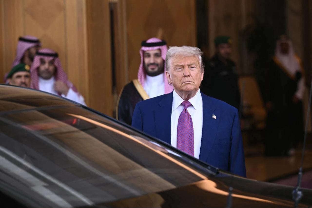 Crown Prince Mohammed bin Salman (C-L) looks on as US President Donald Trump departs after a bilateral meeting in Riyadh, May 13, 2025. (AFP Photo)