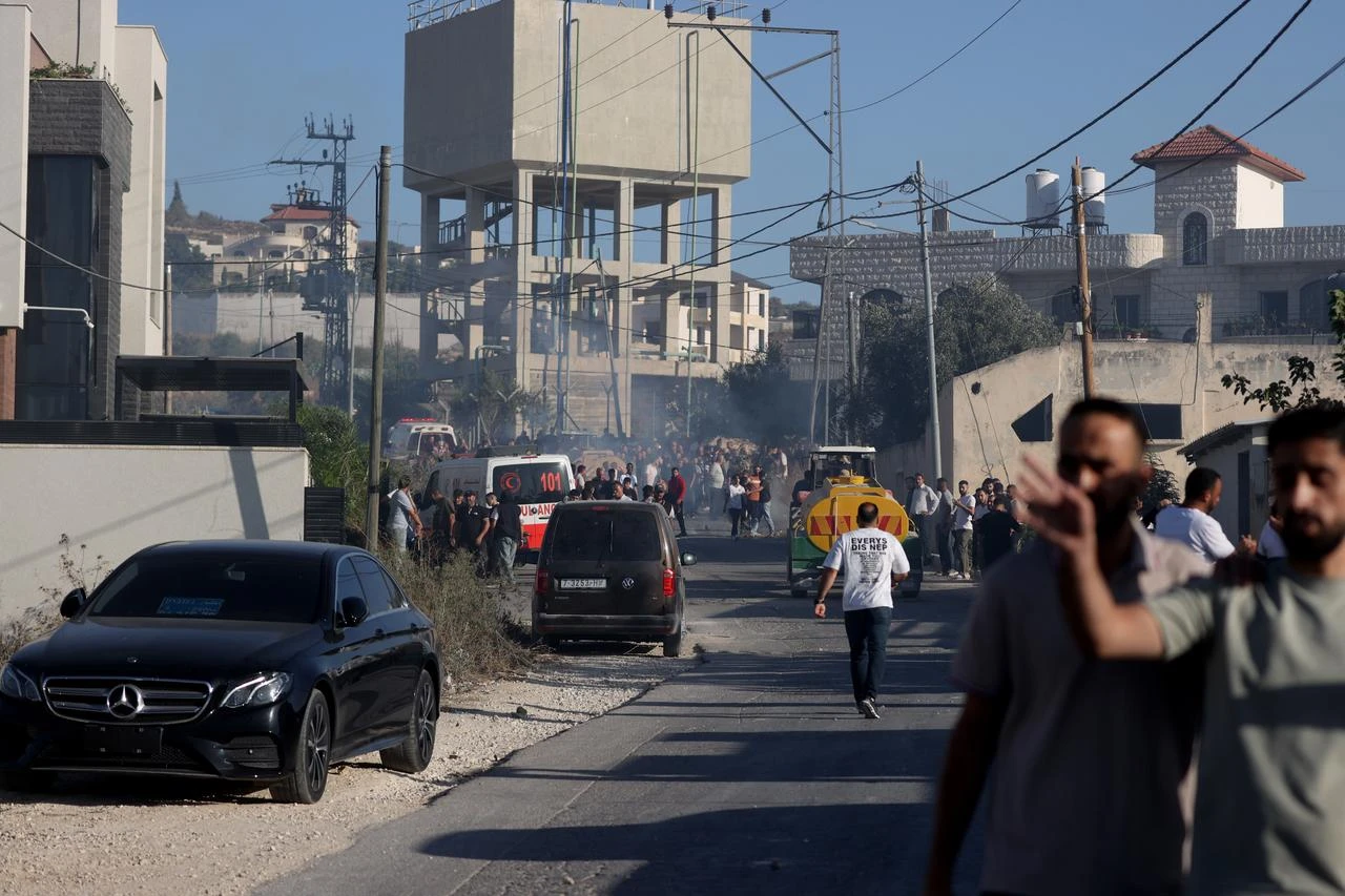 Israeli forces detain dozens in West Bank raids after deadly occupier attack Image