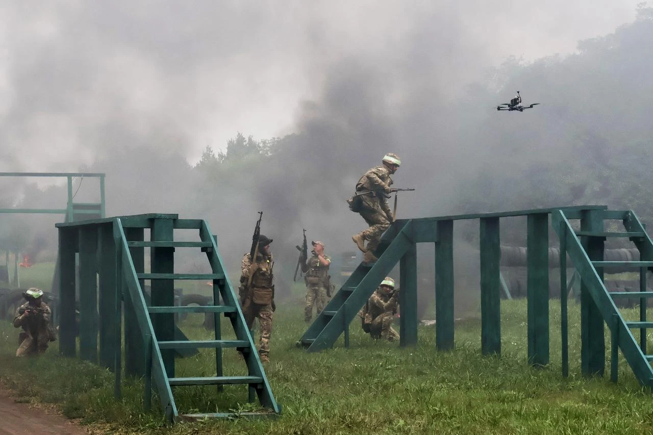 Russia rules out ceasefire pause, says it would let Ukraine rearm Image