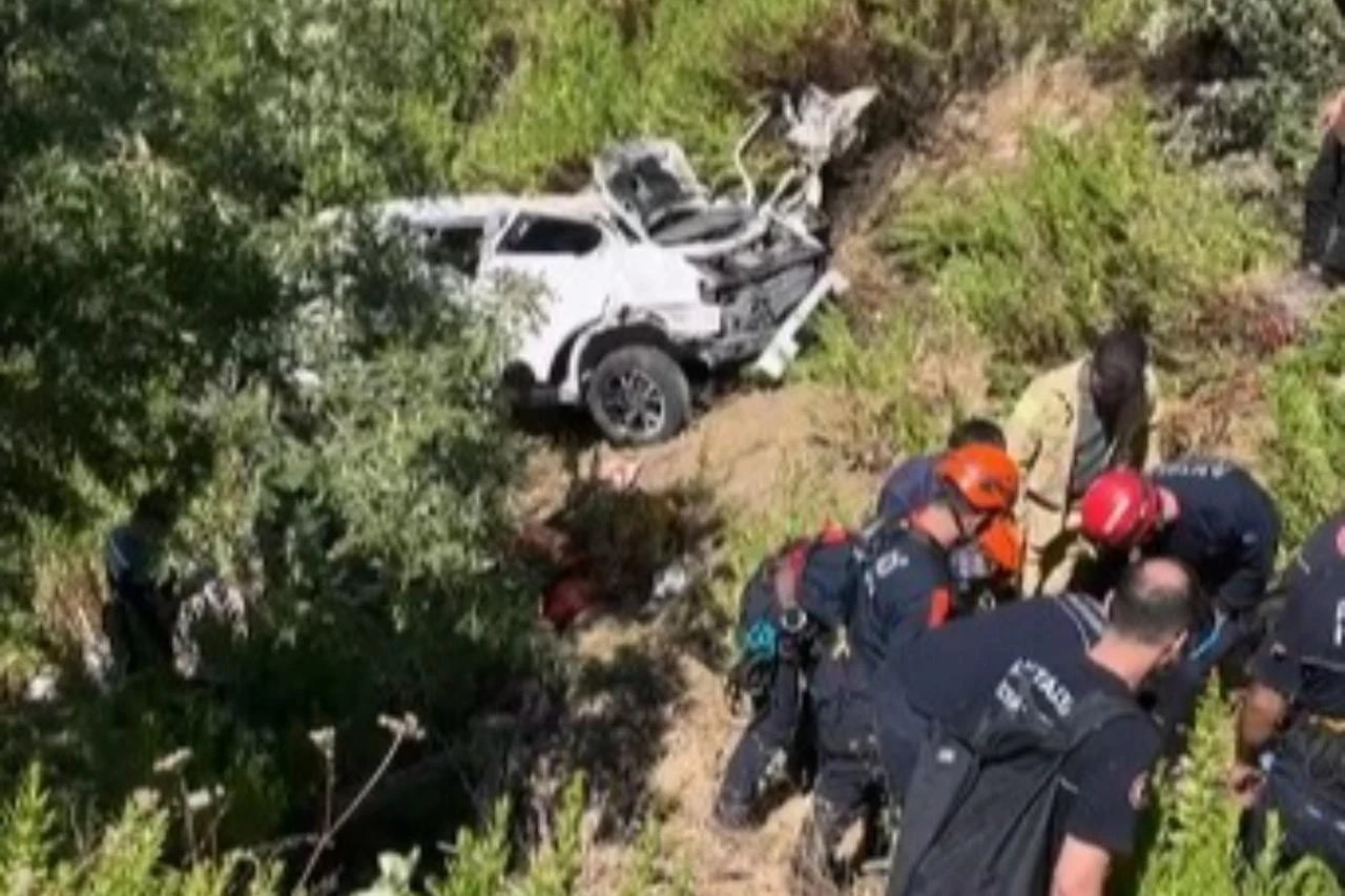 Car plunges into ravine in Antalya, killing 5 and injuring 2