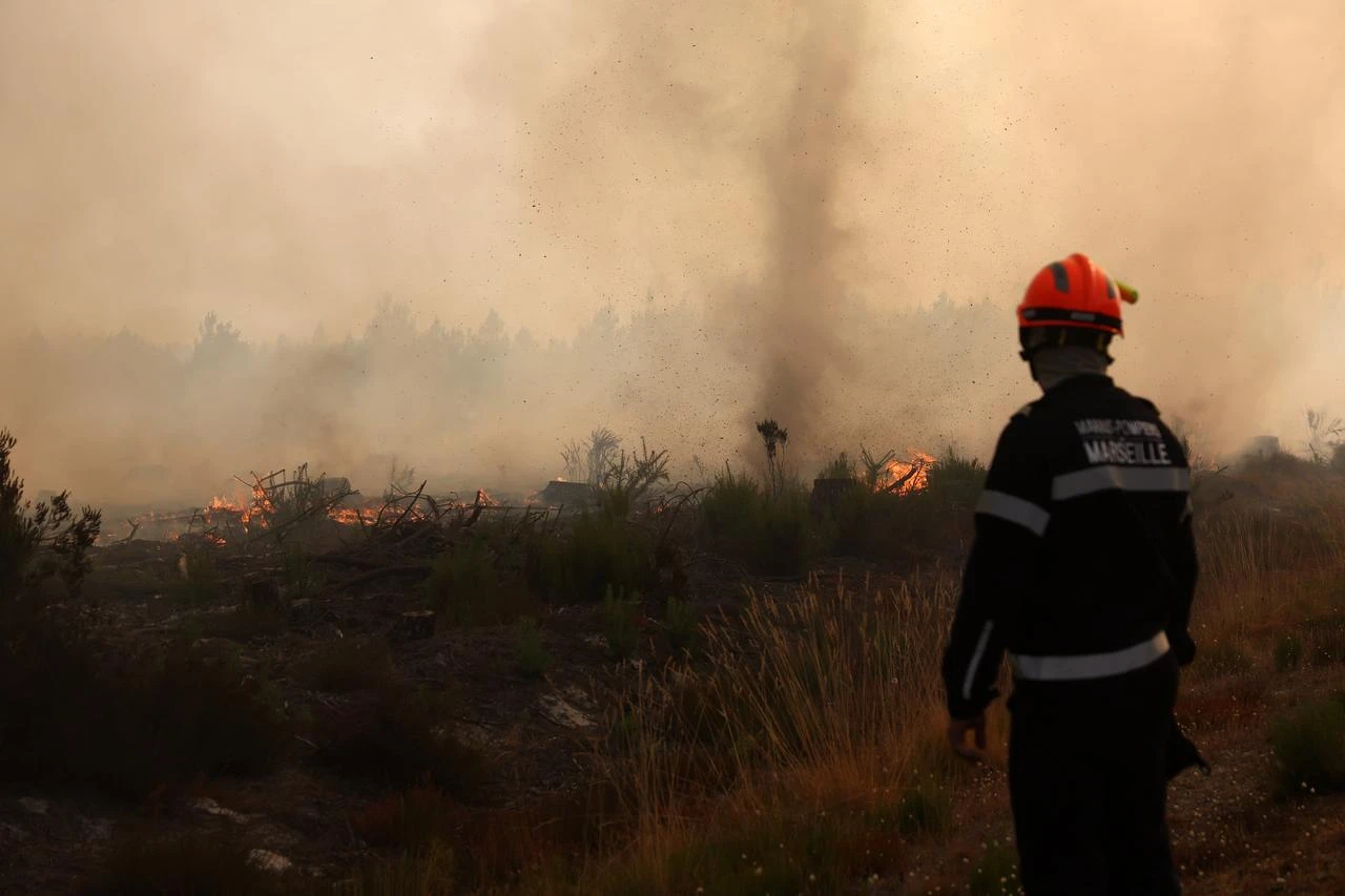 France evacuates over 220,000 people as forest fire rages near Bordeaux