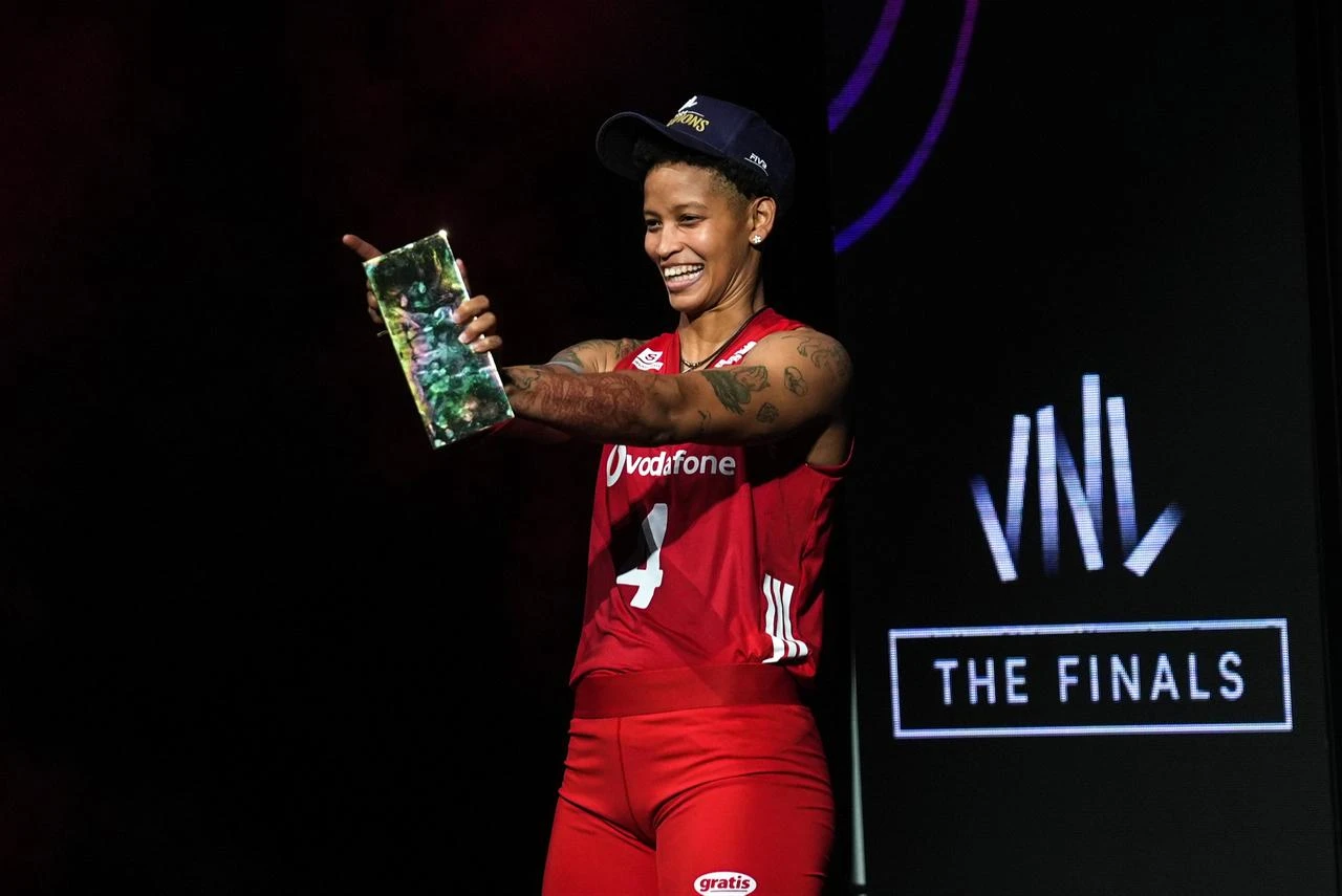 Melissa Vargas (4) of Türkiye receives the MVP award of VNL after winning the 2026 FIVB Volleyball Nations League (VNL) women's final match against Brazil at the East Asian Games Dome in Macao, China, on July 26, 2026. (AA Photo)