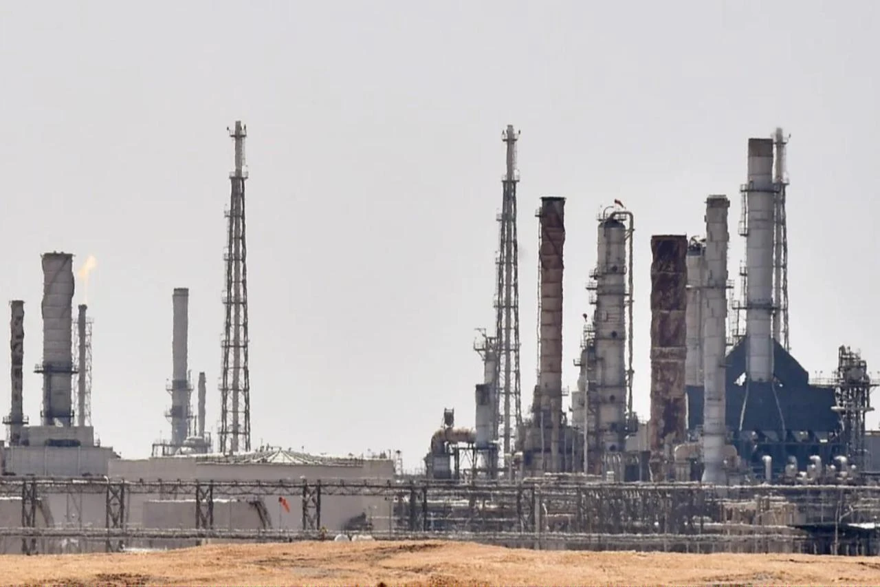 Yemen's Houthis warn further escalation would destroy Saudi economy