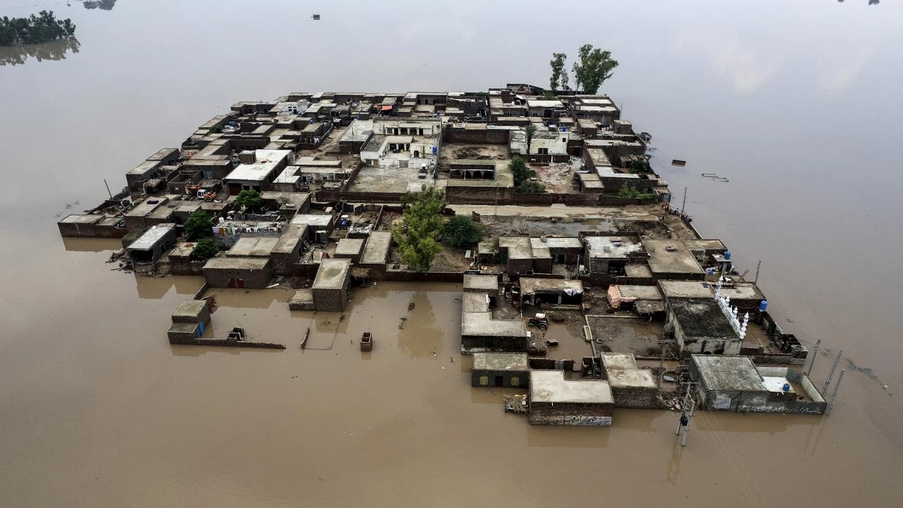 Pakistan monsoon floods leave 100 dead, several other injured