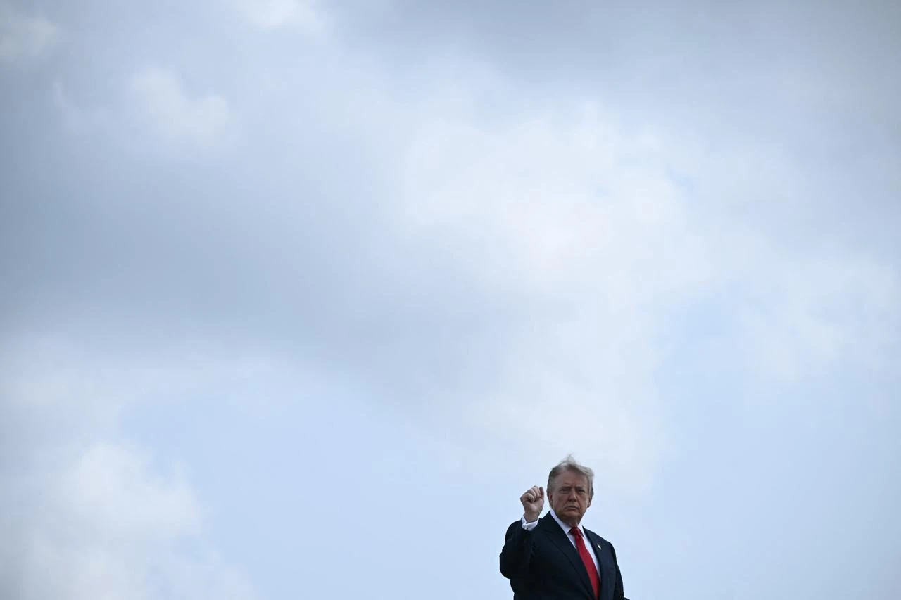 Trump again threatens to destroy Iranian bridges, power plants Image
