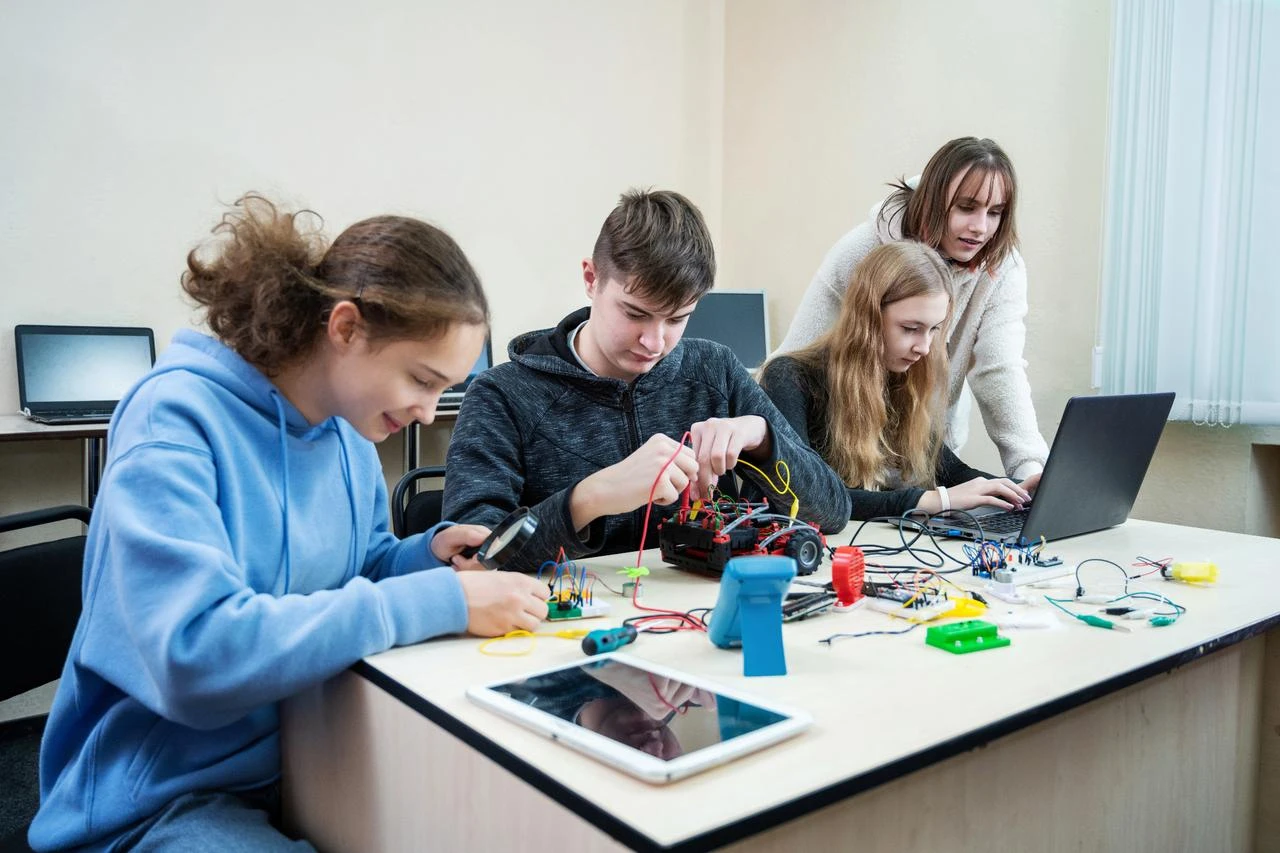UK plans technical education push to cut youth unemployment   Image