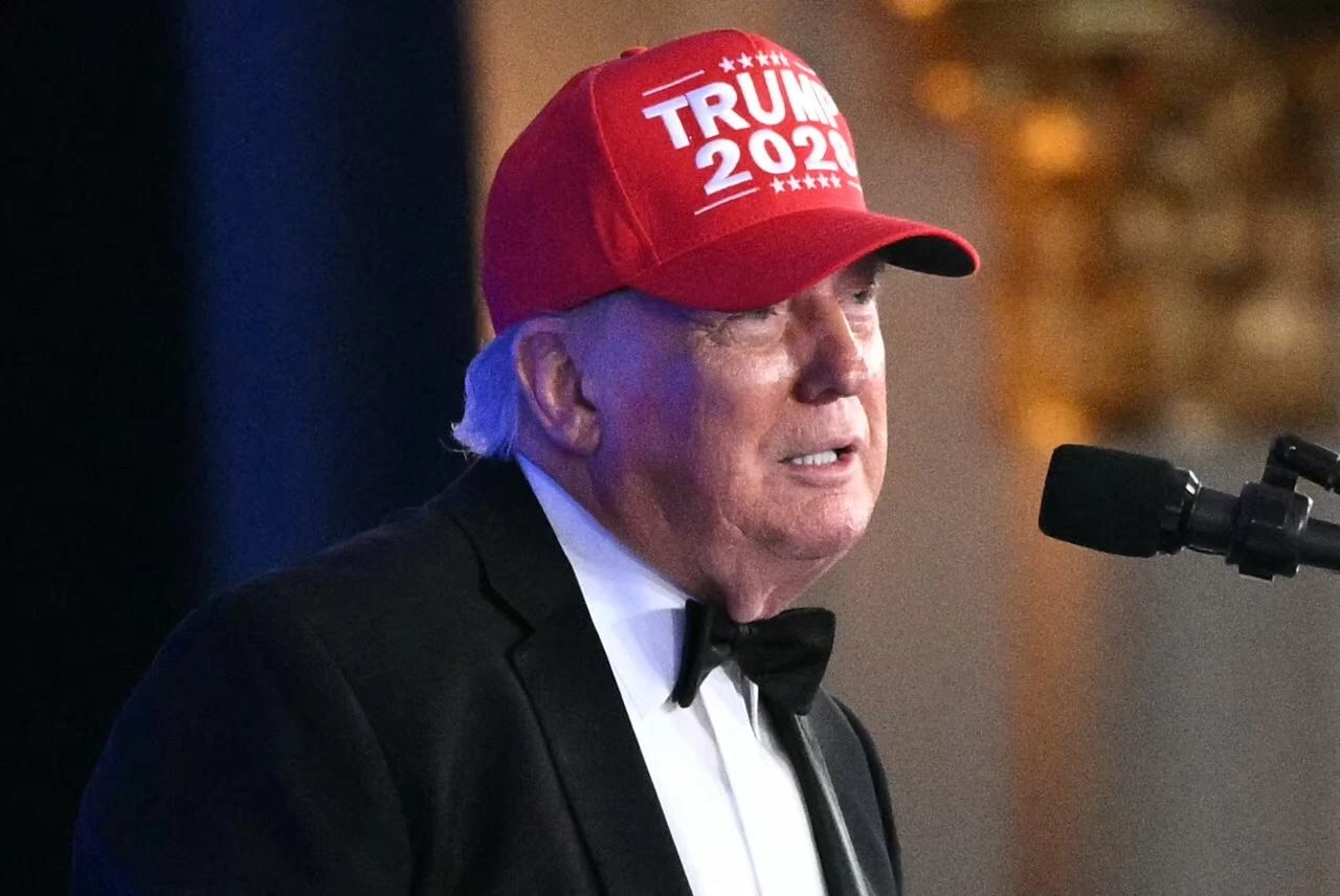 US President Donald Trump wears a "Trump 2028" hat while he speaks during the 2026 White House Correspondents' Association (WHCA) Dinner at the Waldorf Astoria in Washington, DC, July 24, 2026. (AFP Photo)