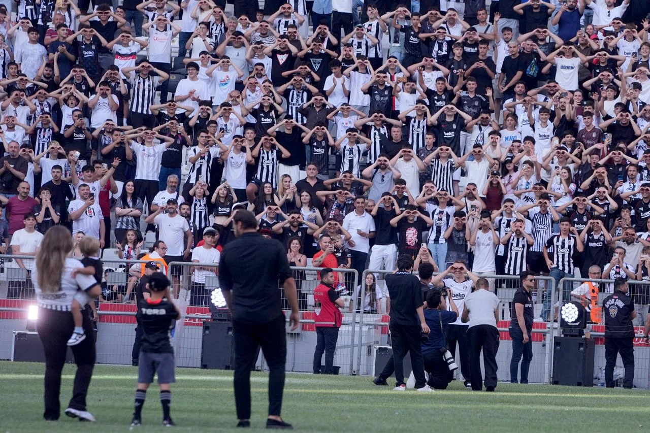 Salah excitement fades among Besiktas fans over reported demands