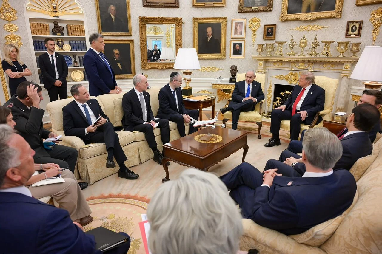 This handout picture released by the Israeli Government Press Office (GPO) shows Israel's Prime Minister Benjamin Netanyahu (C-R) meeting with US President Donald Trump in the Oval Office of the White House in Washington DC, July 28, 2026. (Photo by GPO/HO/AFP)